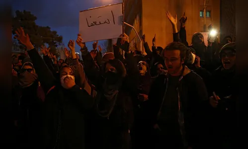 Irã repudia apoio de Trump e nega violência contra manifestantes