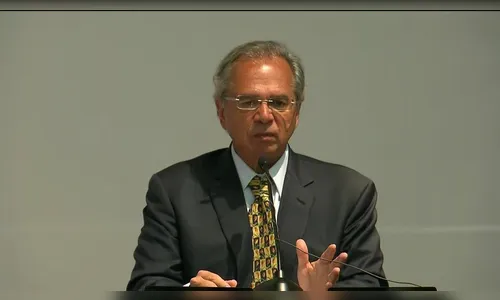 Governo espera aumento de R$ 8 bi na arrecadação, diz Guedes