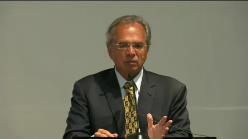 Governo espera aumento de R$ 8 bi na arrecadação, diz Guedes