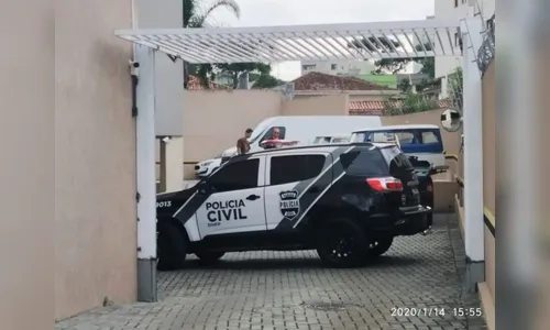 Suspeitos de matar agente penitenciário trocam tiros com polícia em Curitiba