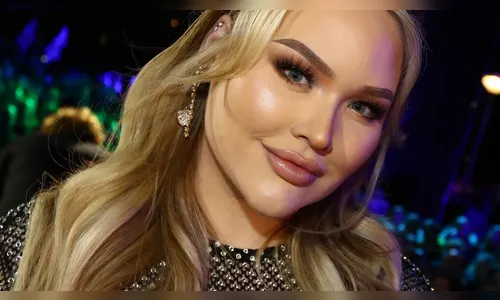 Vítima de chantagem, youtuber revela ser transexual 