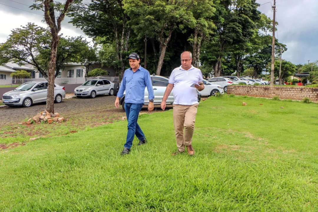 Obra amplia estacionamento nas imediações da capela mortuária de Apucarana