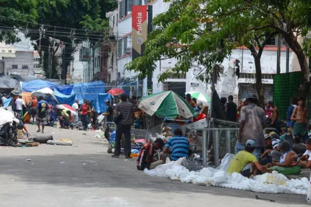 Policial é baleado e 6 pessoas são presas em operação na Cracolândia