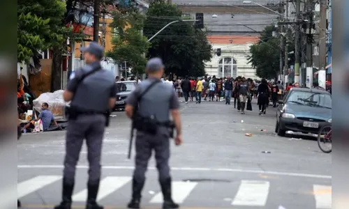 Tumulto entre usuários de droga e PMs na Cracolândia termina em tiroteio