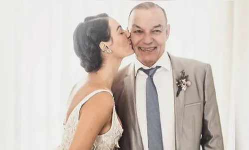
							Isis Valverde publica texto após a morte do pai e declara: ''Sua garra me inspira até hoje''
						
						