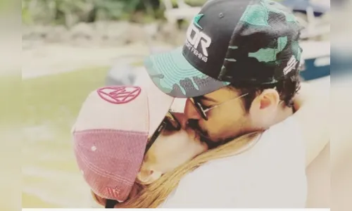 Voltaram! Maiara mostra beijão e se declara a Fernando: 