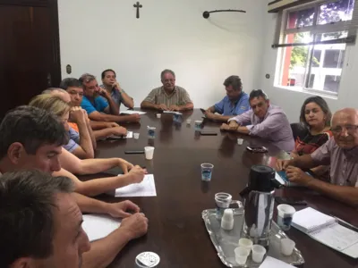 Prefeito Ditão Púpio com equipe de assessores