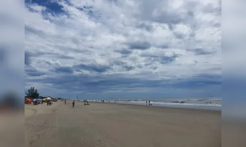 Ventos de até 75 km/h podem provocar ondas de cinco metros no litoral do Paraná