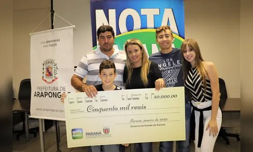 Araponguense recebe prêmio de R$ 50 mil no Nota Paraná