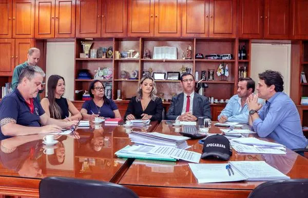 Prefeitura e sindicato iniciam discussão para reajuste salarial dos servidores de Apucarana