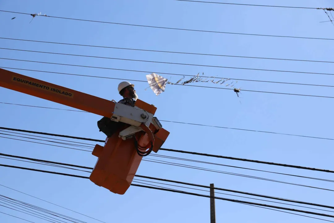 Copel alerta para os perigos de pipas perto da rede elétrica