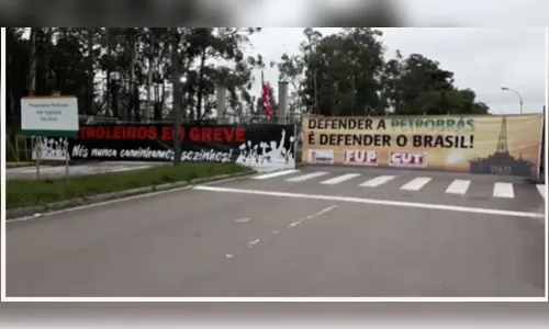 Após fechamento de fábrica, petroleiros anunciam que podem entrar greve