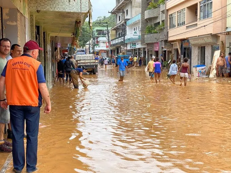 Chuva deixa cinco mortos no sul do Espírito Santo