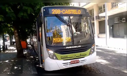 Mulher morre após saltar de ônibus em movimento durante assalto no Rio