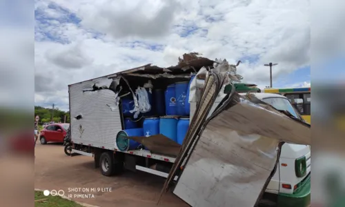 
							Helicóptero do governo bate hélice em caminhão durante decolagem 
						
						