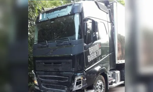 Caminhão da dupla Bruno e Barreto se envolve em acidente com morte