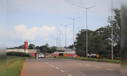 Rodovia recebe superpostes e iluminação de led na saída para Sabáudia