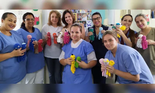 Voluntárias entregam Polvos do Amor para a UTI Neonatal do Hospital da Providência Materno Infantil