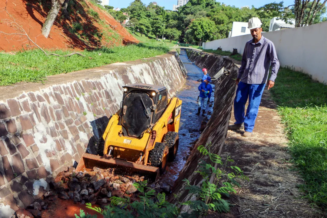 Iluminação e recuperação do canal finalizam as obras no Parque Biguaçu