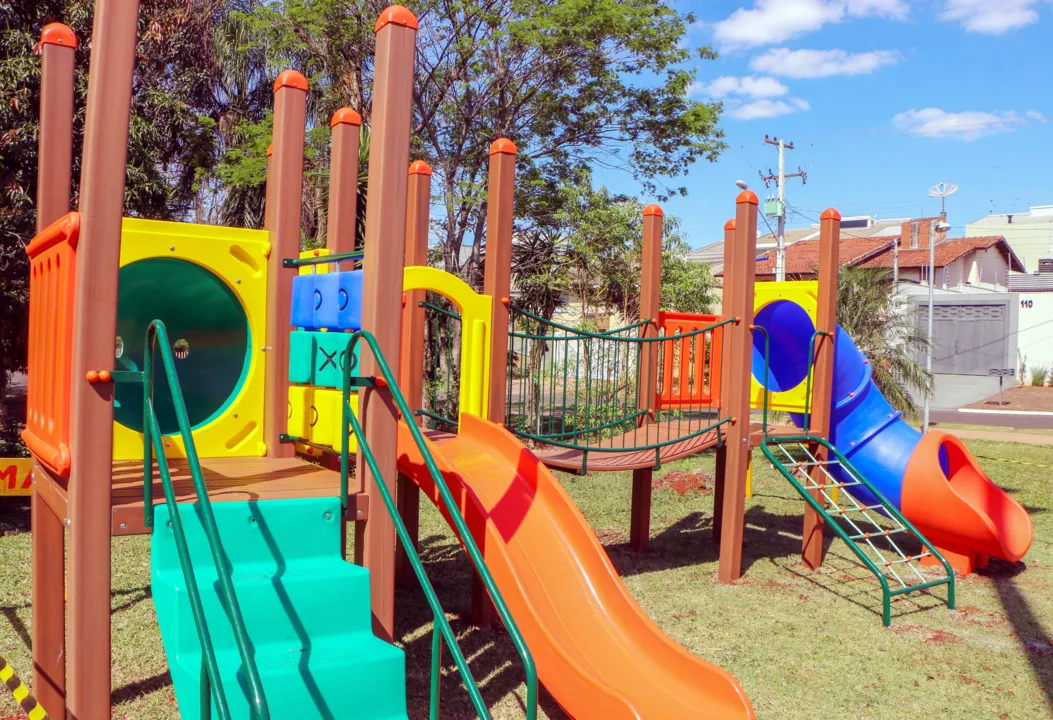 Prefeitura de Apucarana autoriza instalação de mais nove parques infantis