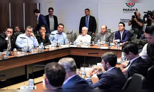 Prefeito de Arapongas participa de reunião com governador e secretários