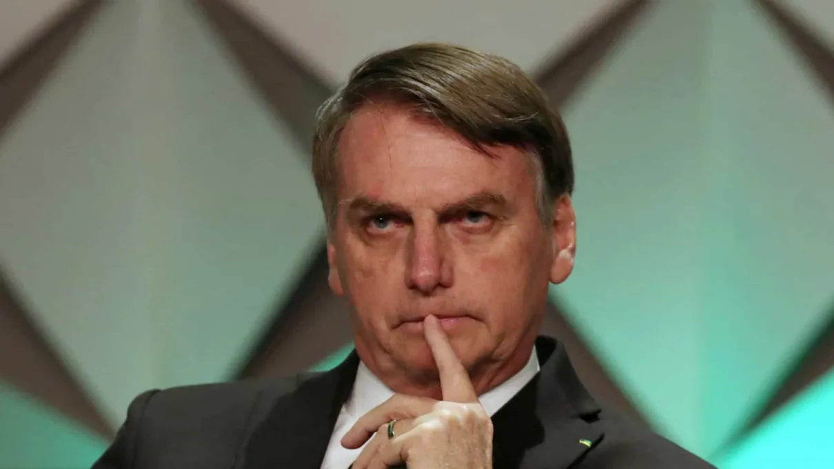 Bolsonaro diz que evitará falar com imprensa após ataques relatados pela Fenaj