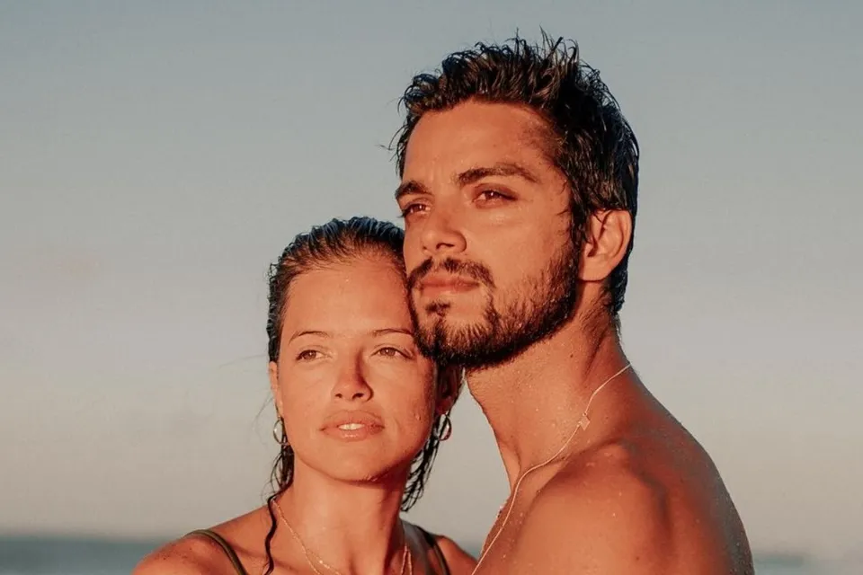 Em mergulho, Agatha Moreira e namorado se desesperam com tubarão