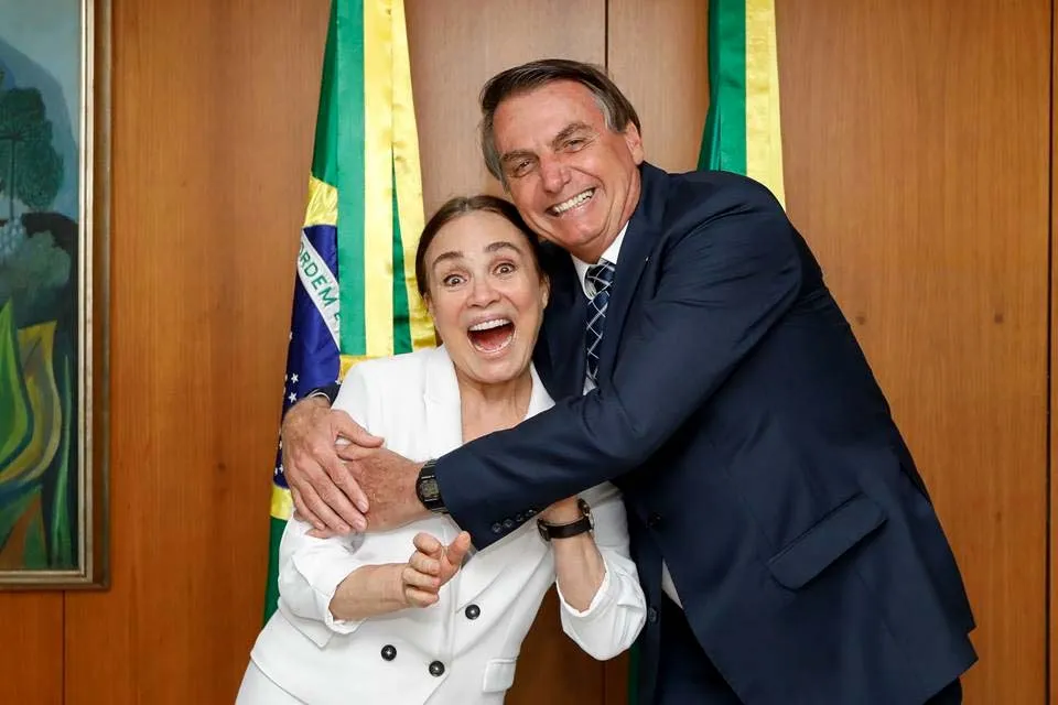 Regina Duarte se reúne com Bolsonaro no Palácio do Planalto