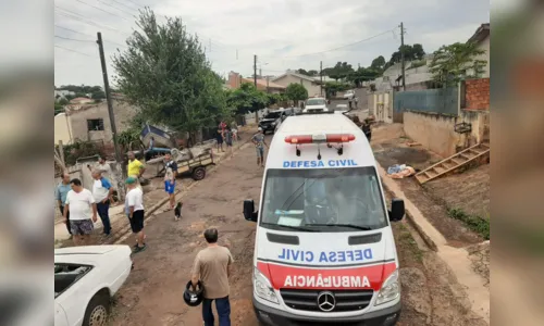 
							Rapaz é detido após atear fogo na própria casa, em Jandaia do Sul
						
						