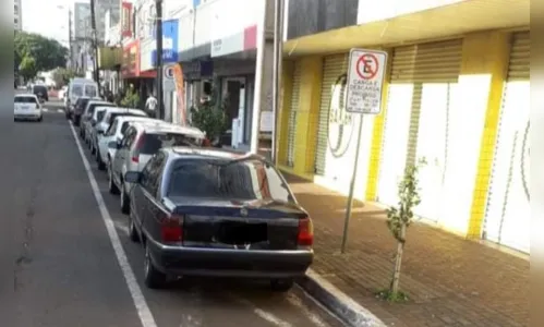 
							Motoristas reclamam da dificuldade de estacionar em vagas de carga e descarga em Apucarana
						
						