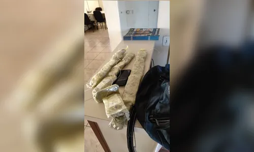 Celulares e whisky que seriam entregues aos detentos em Apucarana são apreendidos 