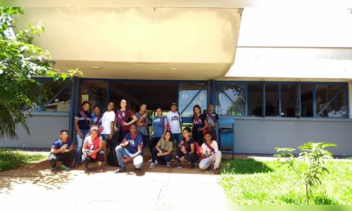 Grupo de jovens reforma rodoviária e constrói muros de habitação em Marilândia do Sul