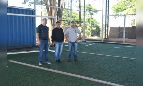 
							Prefeito de Ivaiporã vistoria instalação de Mini Arena em Jacutinga
						
						