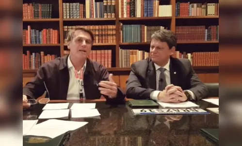 'Cada vez mais, o índio é um ser humano igual a nós', afirma Jair Bolsonaro