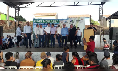 Governador entrega 42 casas em Novo Itacolomi