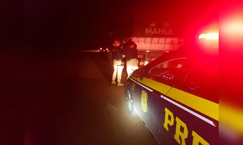 PRF apreende carreta de cigarros contrabandeados em Marechal Cândido Rondon