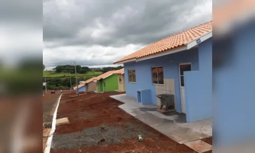 
							Governador entrega 42 casas em Novo Itacolomi
						
						