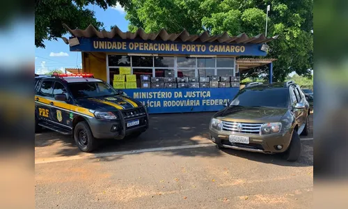 PRF recupera carro roubado e apreende mais de meia tonelada de maconha no Paraná