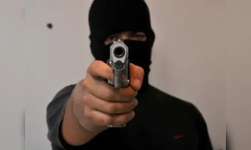 Bandidos roubam carga de soja em Apucarana e abandonam motorista em Faxinal