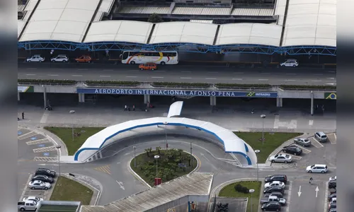 Passageira passa mal e morre dentro de avião, no Paraná