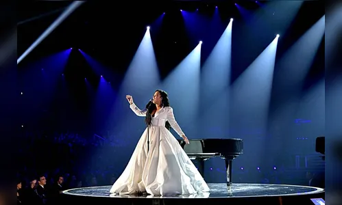 Demi Lovato faz retorno emocionante no Grammy após overdose