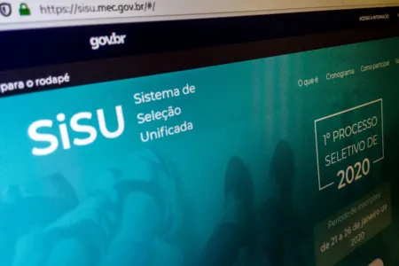 AGU estuda novo recurso contra decisão que impede divulgação do Sisu