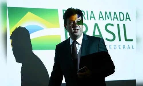 Ministro confirma primeiro caso suspeito de coronavírus no Brasil