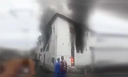 Justiça decreta prisão de padrasto acusado de matar crianças em incêndio