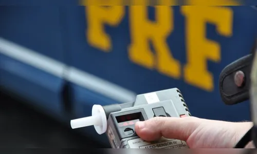 Bêbado e sem habilitação, estudante universitário atropela pedestre e foge, mas é preso pela PRF