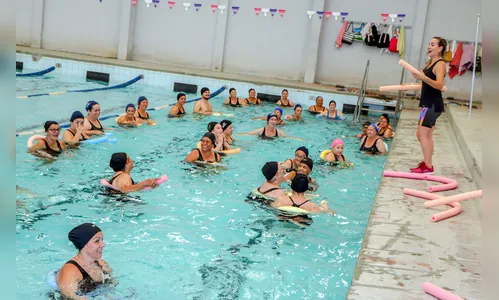 Secretaria de Esportes inscreve para aulas de natação e hidroginástica