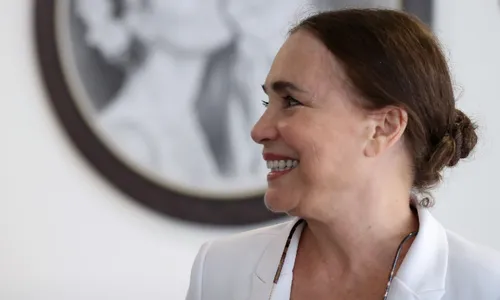 Regina Duarte se reúne com Bolsonaro para definir se assume Cultura