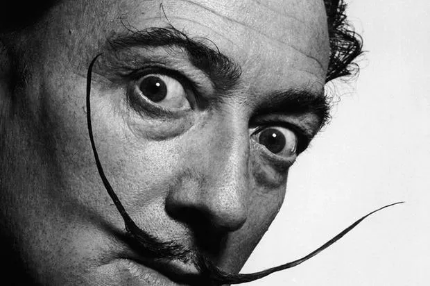 Esculturas de Salvador Dalí são roubadas de galeria na Suécia