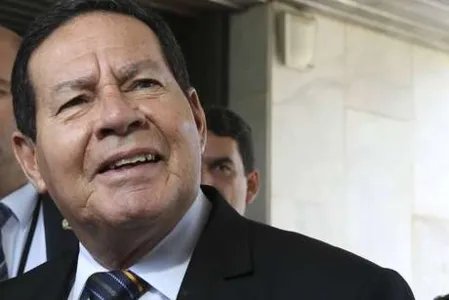 Mourão exalta produção de míssil brasileiro