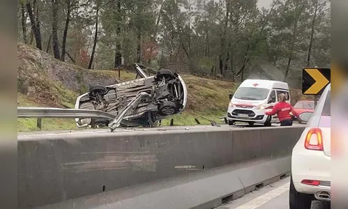 Homem é preso após sofrer acidente e pedir à polícia para esconder droga